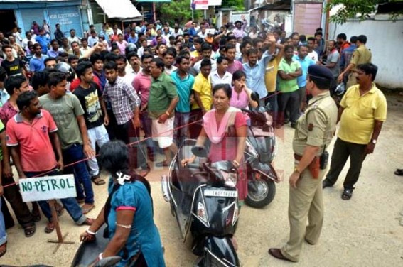 CPI-M goons halt public strike for Fuel Crisis : Huge number of CPI-M cadres ‘deployed’ to control masses at 4 major petrol pumps CPI-M goons halt public strike for Fuel Crisis : Huge number of CPI-M cadres ‘deployed’ to control masses at 4 major petrol pumps